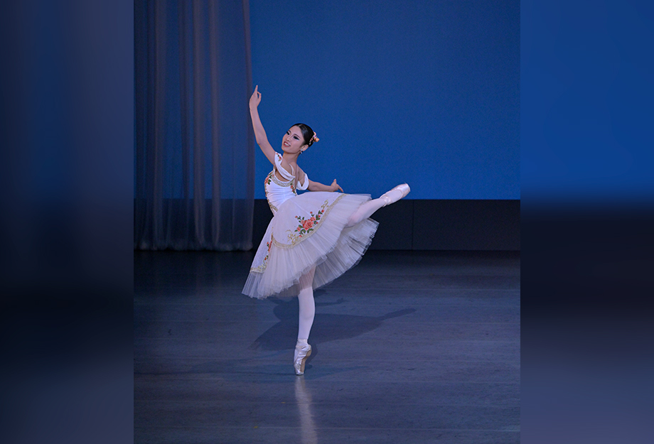 第ニ部「フローラの目覚め」より　フローラのヴァリエーション